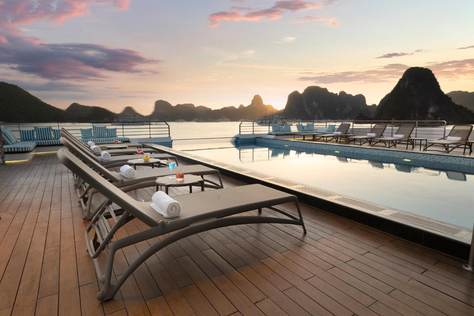 Grand Pioneers Halong Bay Cruise 1 호텔 하롱 외부 사진