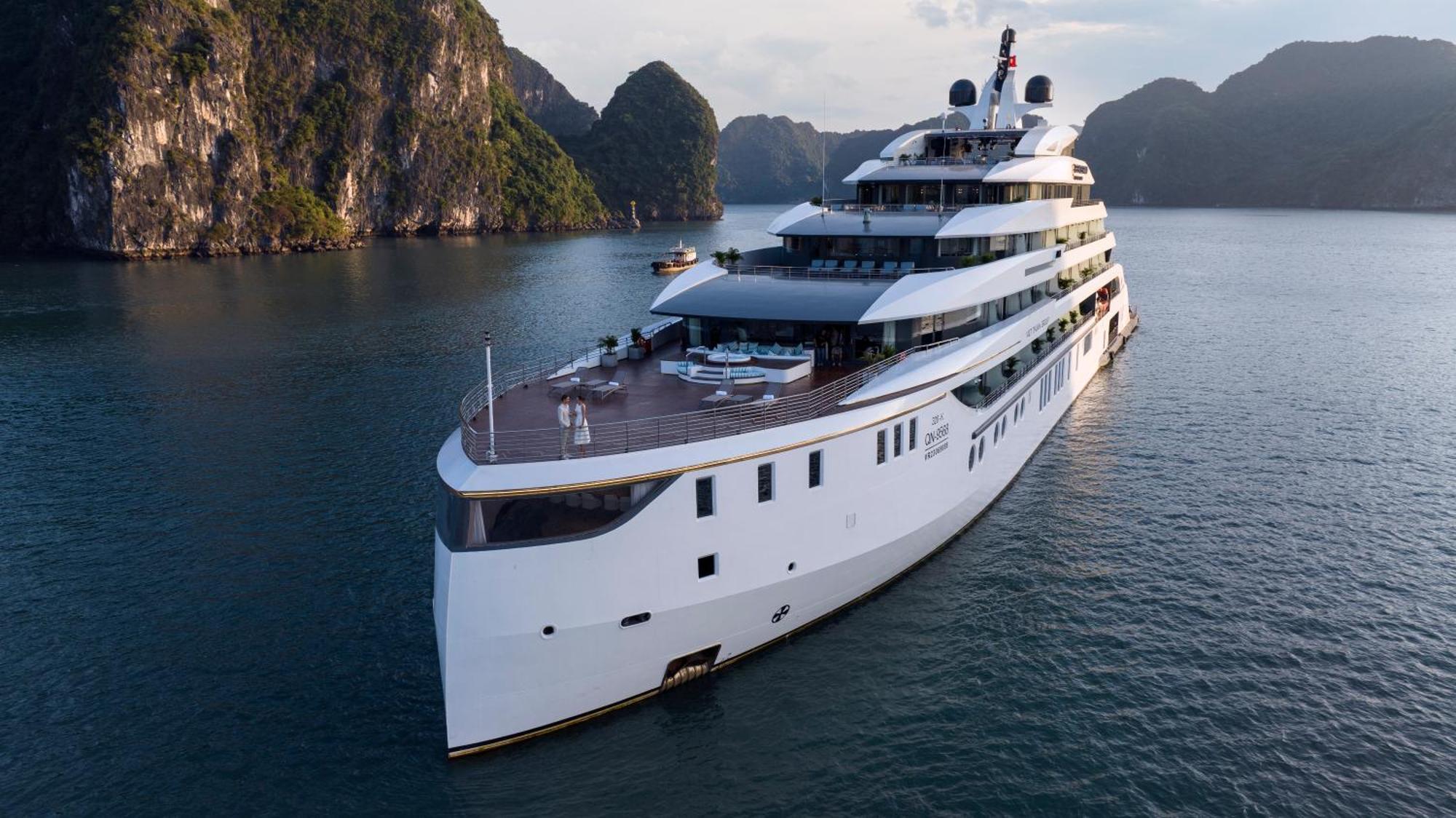 Grand Pioneers Halong Bay Cruise 1 호텔 하롱 외부 사진